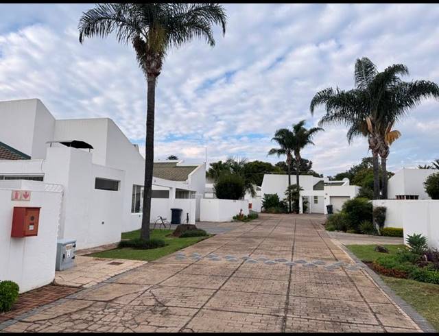 2 BEDROOM TOWNHOUSE FOR SALE IN CELTISDAL